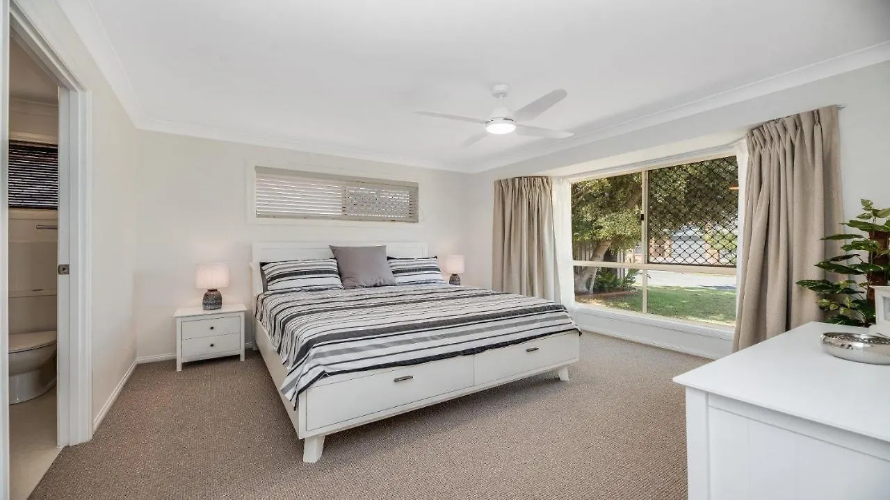 Vila 5 Bullando Street Warana Qld Kawana Waters