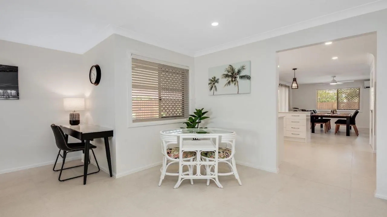 Vila 5 Bullando Street Warana Qld Kawana Waters