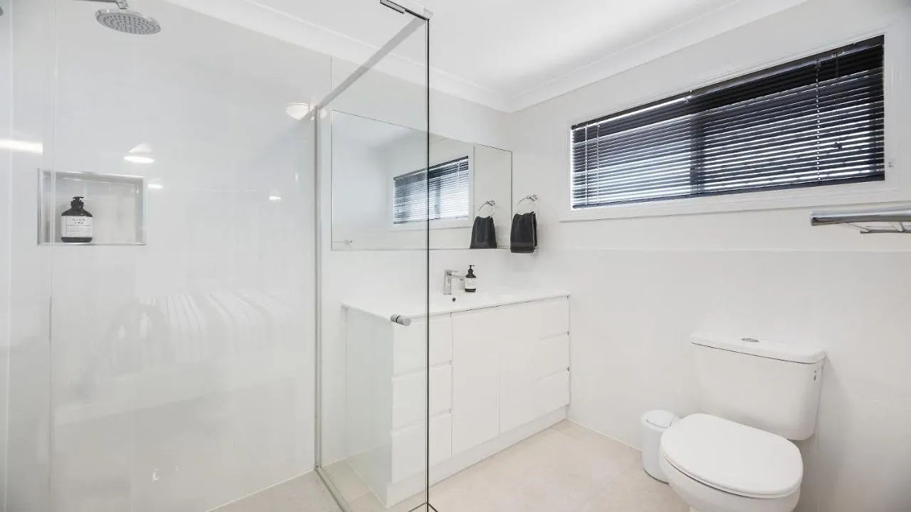 Vila 5 Bullando Street Warana Qld Kawana Waters 0*,